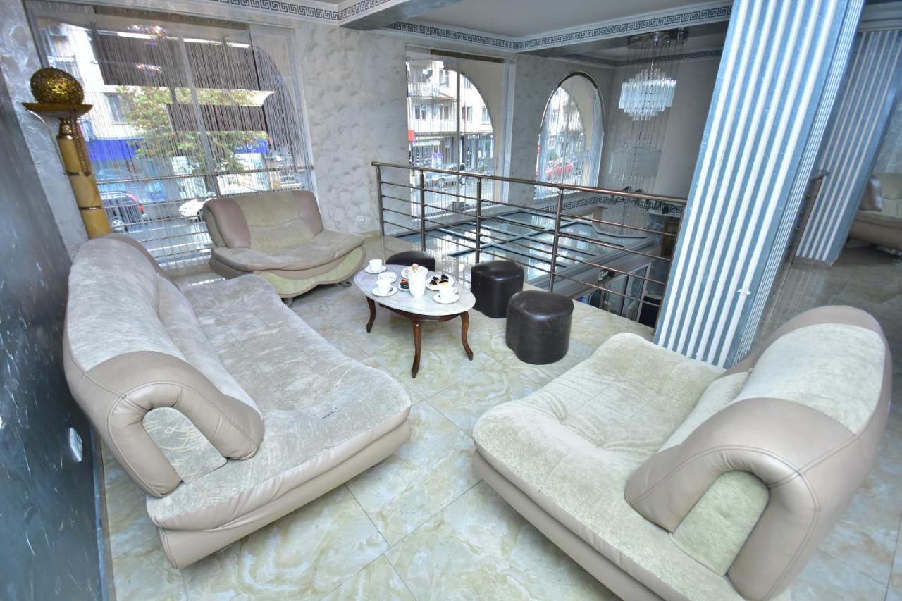 Hotel Chao Батумі Екстер'єр фото