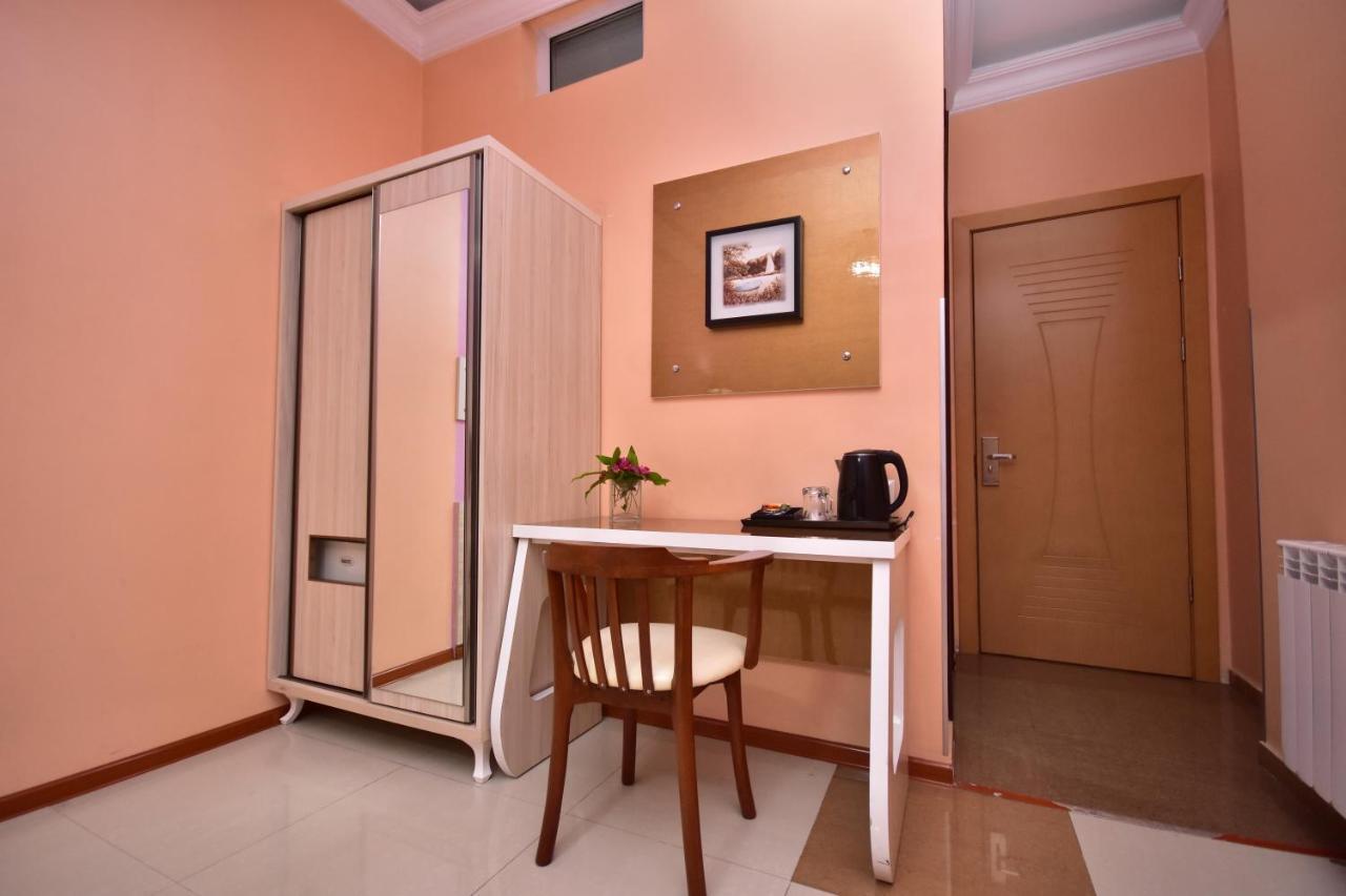 Hotel Chao Батумі Екстер'єр фото