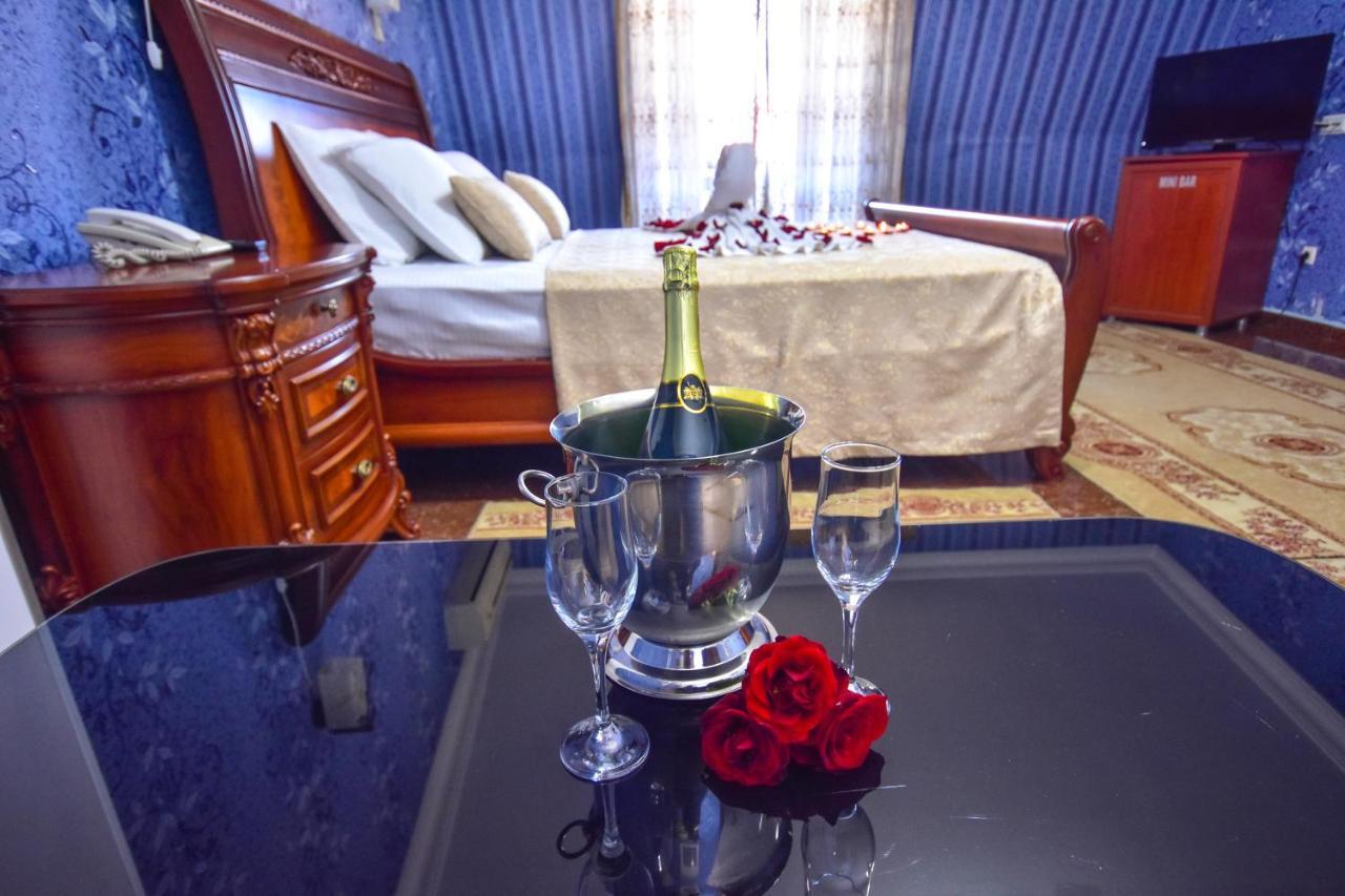 Hotel Chao Батумі Екстер'єр фото